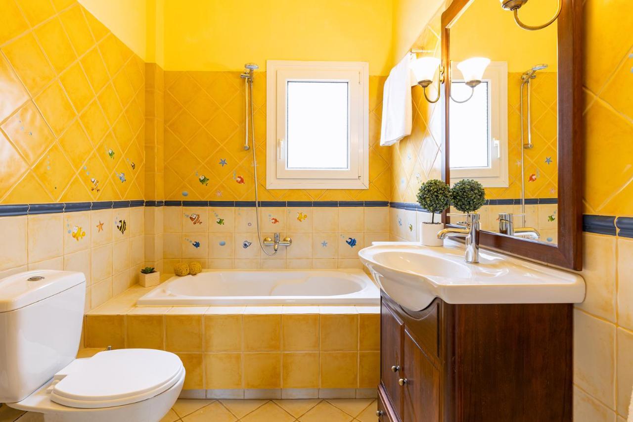 Spyrelia Villa With Private Pool & Outdoor Hot Tub Дассия Экстерьер фото