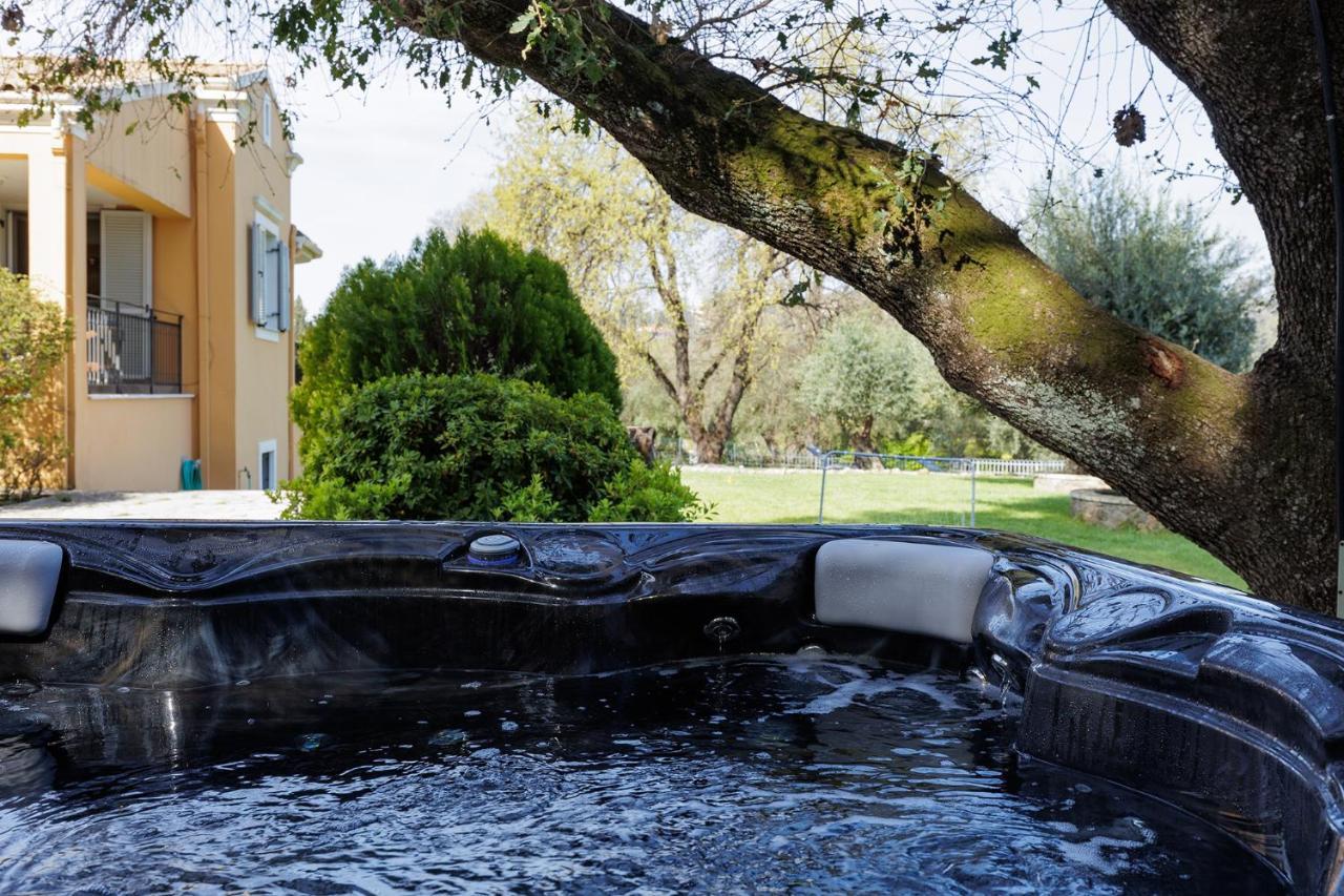 Spyrelia Villa With Private Pool & Outdoor Hot Tub Дассия Экстерьер фото